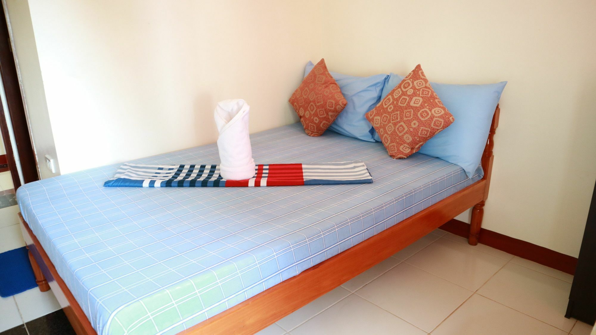 C Tower Studio Apartments Puerto Princesa Exterior foto